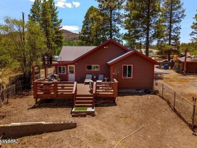 House for sale in Nutrioso, Arizona