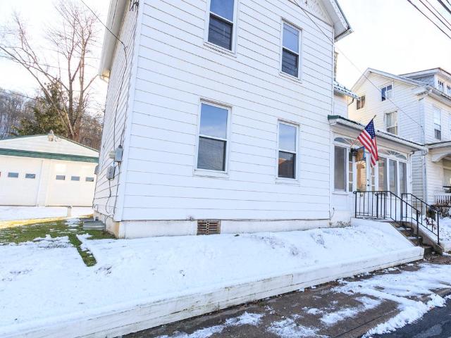 House for sale in Lenhartsville, Pennsylvania