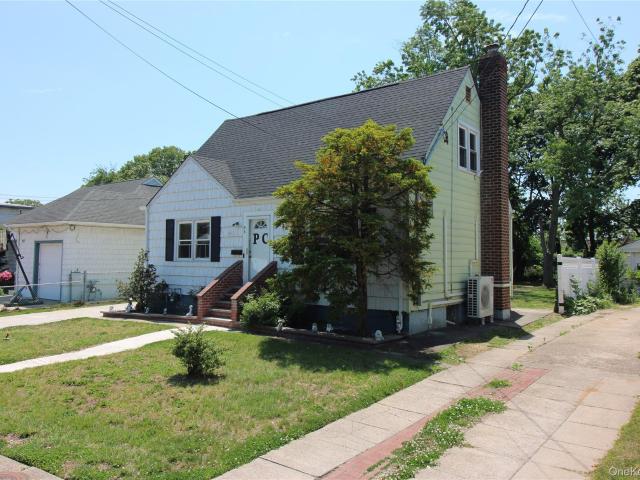 House for sale in Queens, Nassau