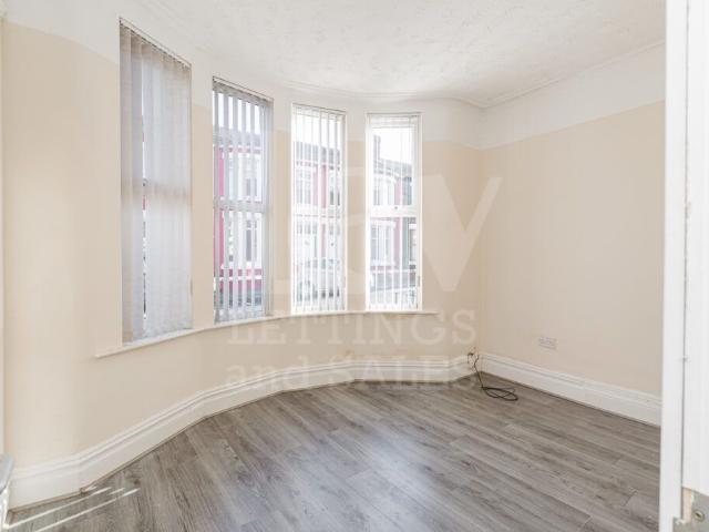 House for rent in Stoneycroft, Calderstones