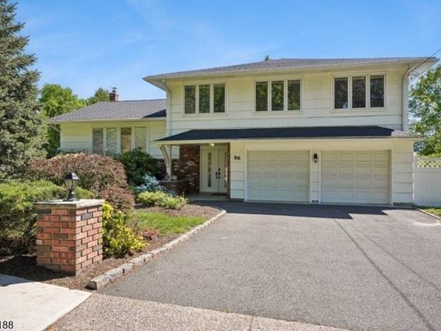 House for sale in Roseland, New Jersey