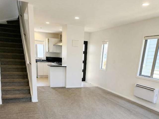 Townhouse for rent in Paremoremo, Oroua County