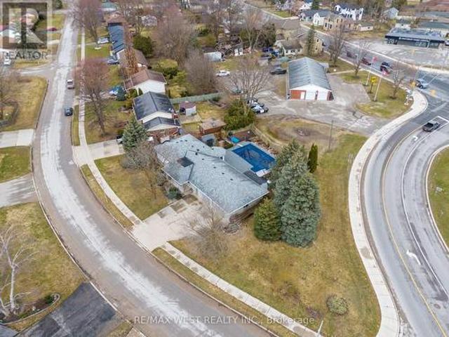 House for sale in Lucan-biddulph, Ontario