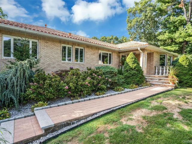House for sale in Huntington, New York