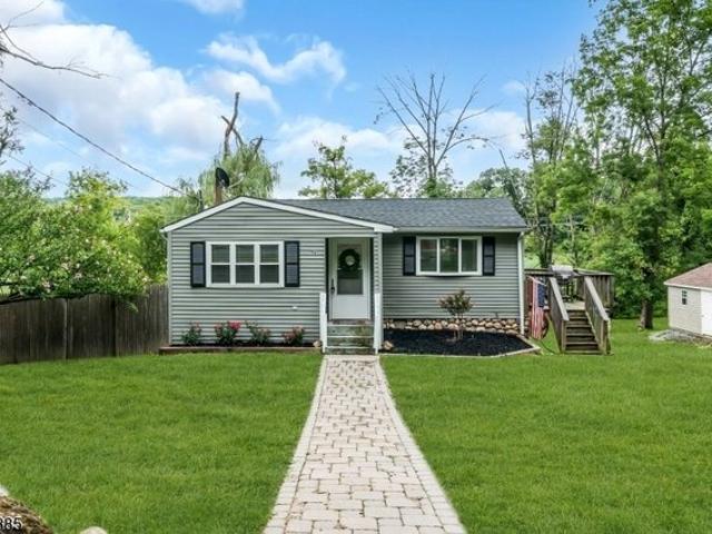 House for sale in Newton, New Jersey
