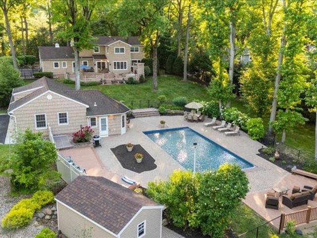 House for sale in The Sagamore at Mills Pond, Woodbury