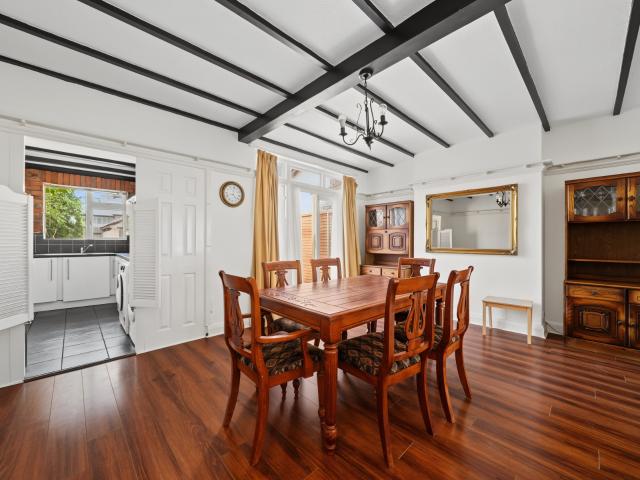 Apartment for rent in London Borough of Ealing, Park Royal