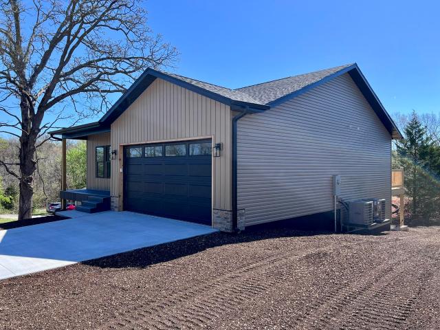 House for sale in Stone, Missouri