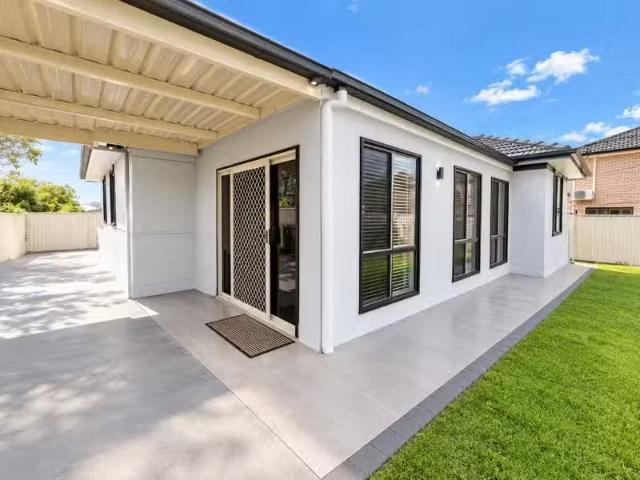 House for rent in Green Valley, Sydney