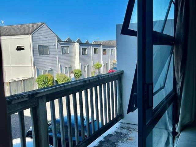 Townhouse for rent in Mount Wellington