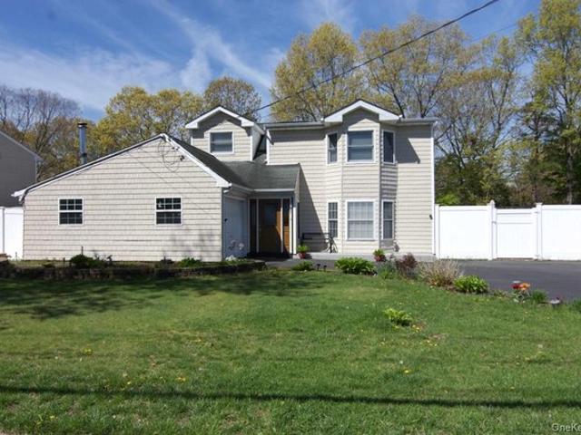 House for sale in Centereach, New York