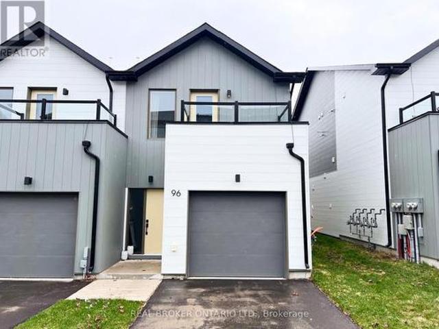 Townhouse for sale in Orillia, Ontario