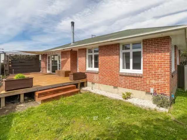 House for sale in Chaslands, Canterbury