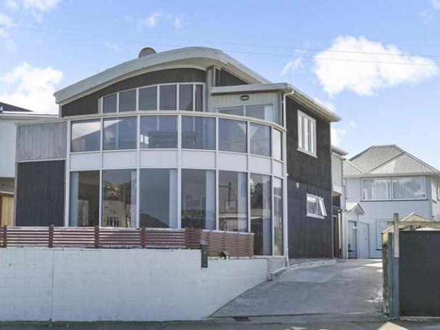 House for sale in Lyall Bay, Wellington