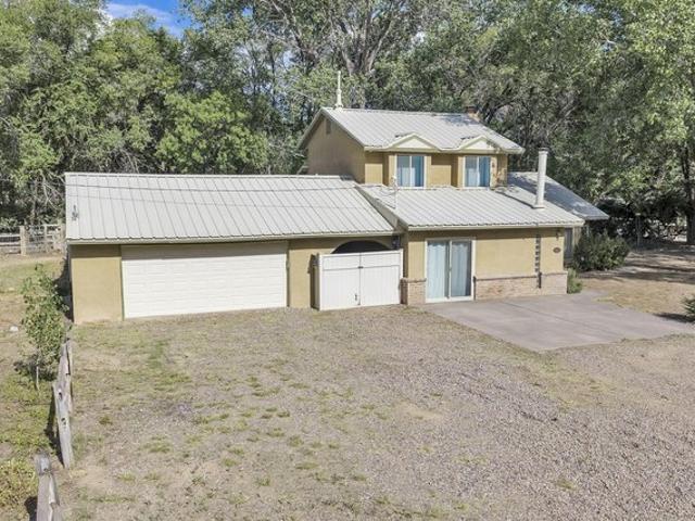 House for sale in Peralta, New Mexico