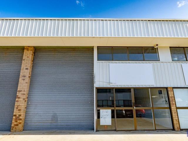 Warehouse for rent in Toombul, Queensland