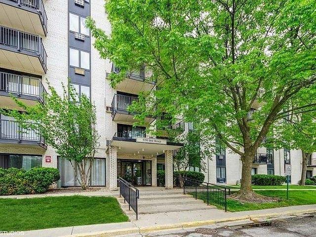 Condo for sale in Niles, Cook County