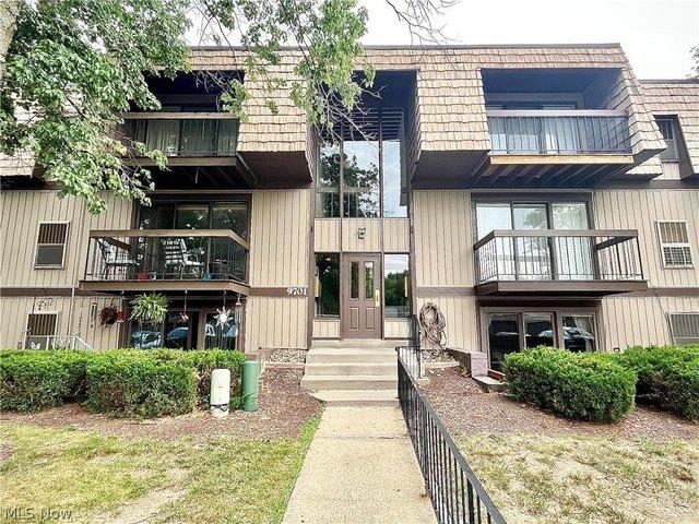 Condo for sale in Hinckley, Ohio