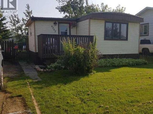 House for sale in Woking, Alberta