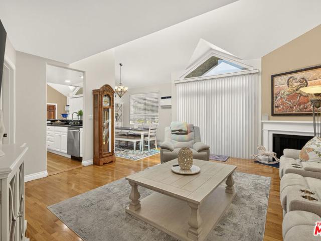 Condo for sale in Palms, Los Angeles