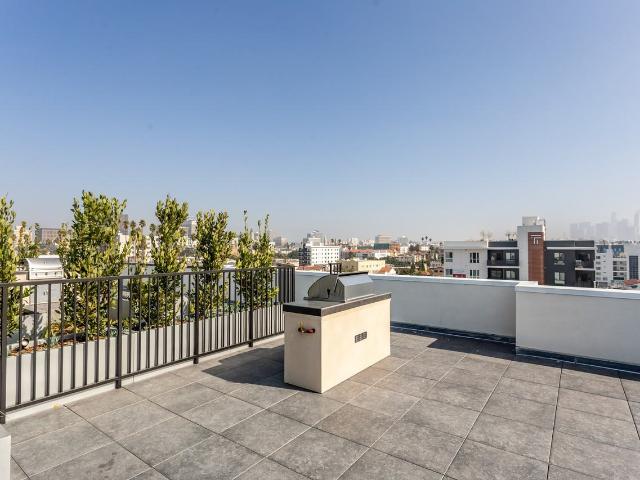 Apartment for rent in Canoga Park, California