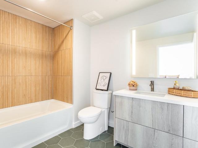 Apartment for rent in Canoga Park, California