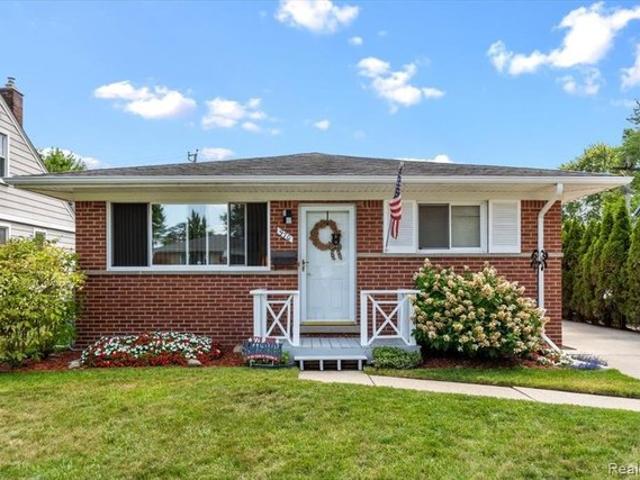 House for sale in Clawson, Michigan