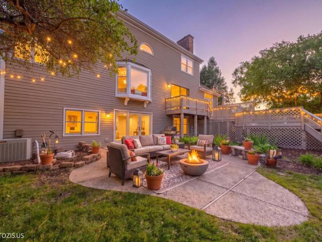 House for sale in Inverness, Illinois