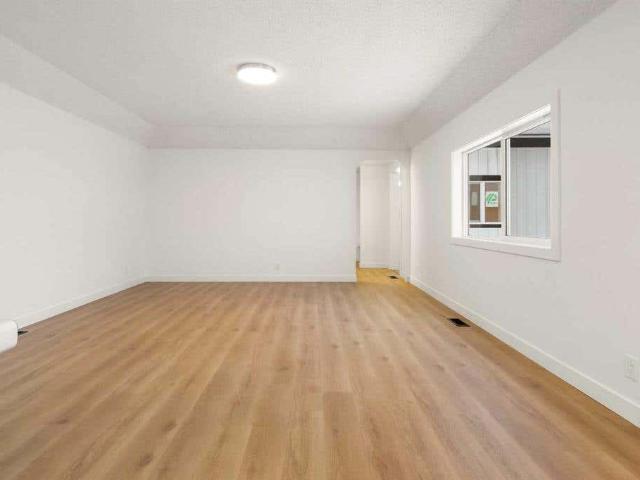 House for sale in Woking, Alberta