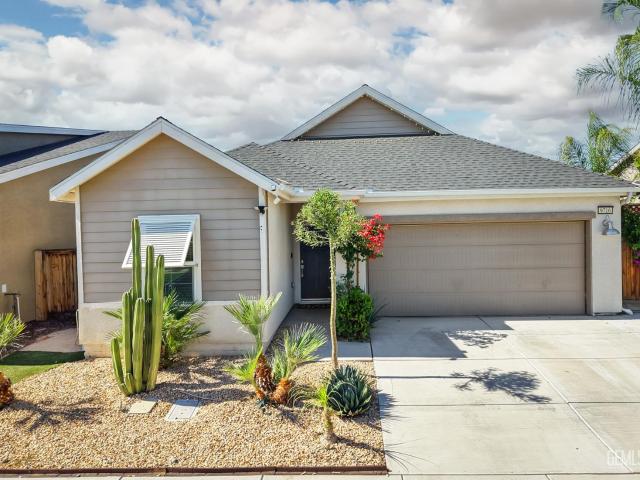 House for sale in Gossamer Grove, Shafter