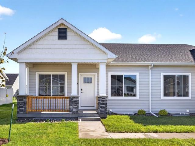 Townhouse for sale in Johnston, Iowa