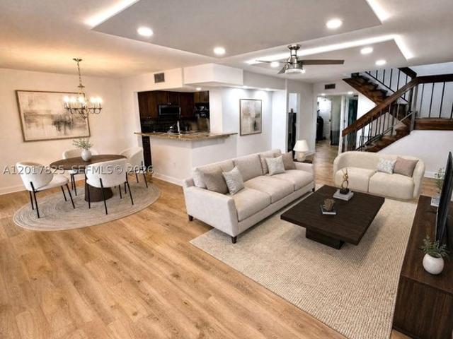 Townhouse for sale in Plantation, Florida