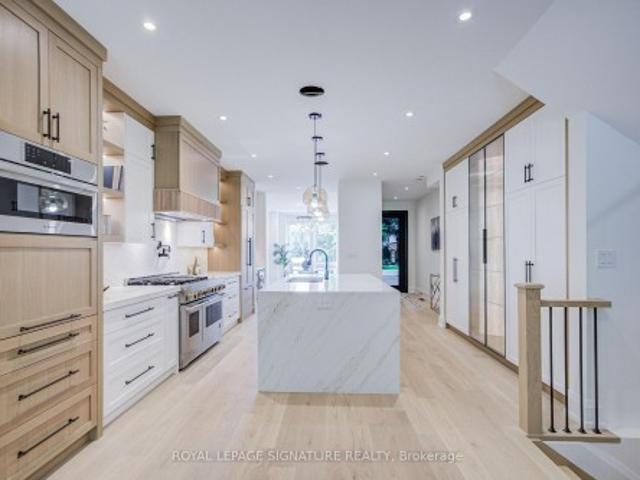 House for sale in Burlington, Ontario