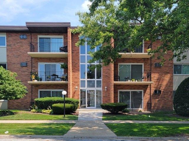 Condo for sale in Oak Lawn, Illinois