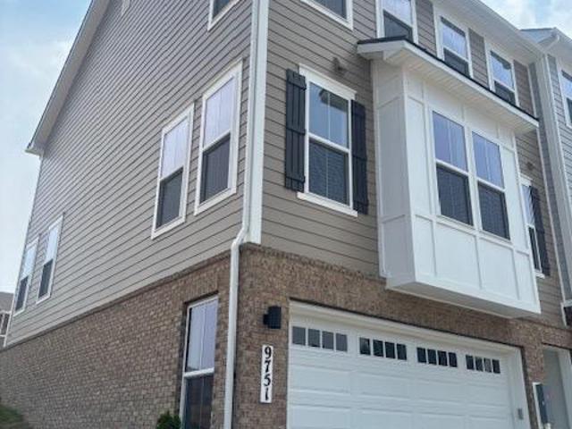 Townhouse for sale in Waldorf, Maryland