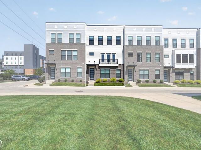 Townhouse for sale in Fishers, Indiana