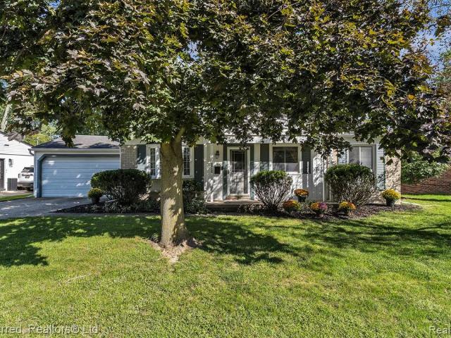 House for sale in Yerkes Estates, Northville