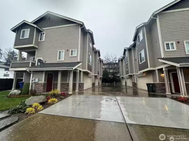 Condo for rent in Renton