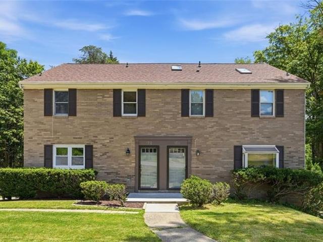 Townhouse for sale in Pittsburg, Pennsylvania
