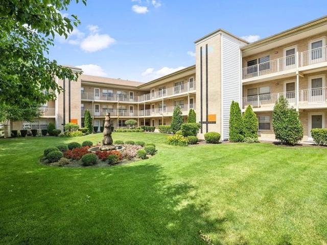 House for sale in Evergreen Park, Illinois