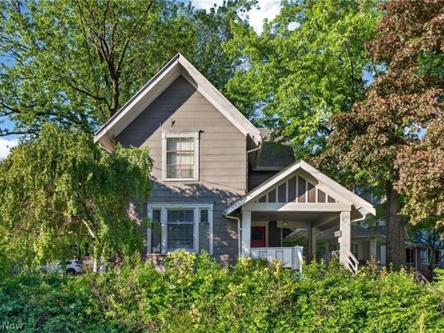 House for sale in Summit, Ohio