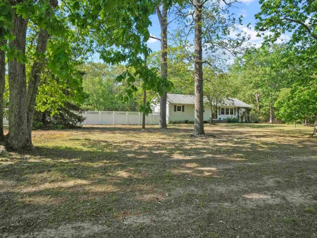 House for sale in Dorothy, New Jersey
