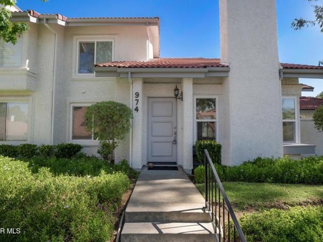 Townhouse for sale in Oak Park, California