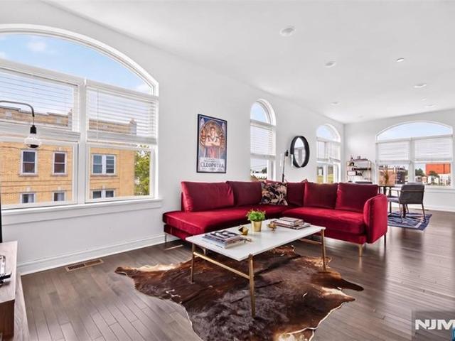 Condo for sale in Jersey City, Hudson County