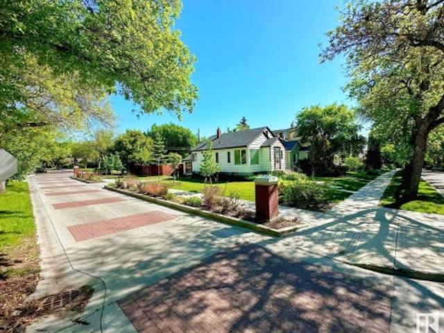 House for sale in Edmonton