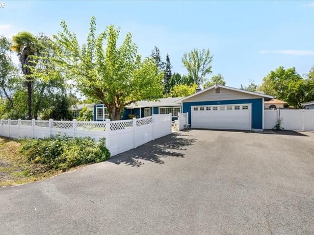 House for sale in Oregonia