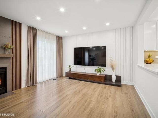 Townhouse for sale in Arlington Heights