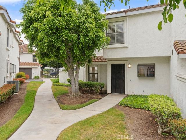 Townhouse for sale in Santa Fe Springs