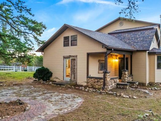 Farm for sale in Howell, Missouri