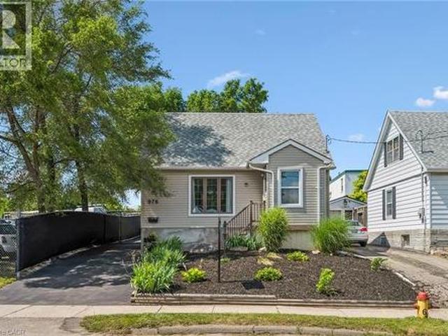 House for sale in Kitchener, Ontario